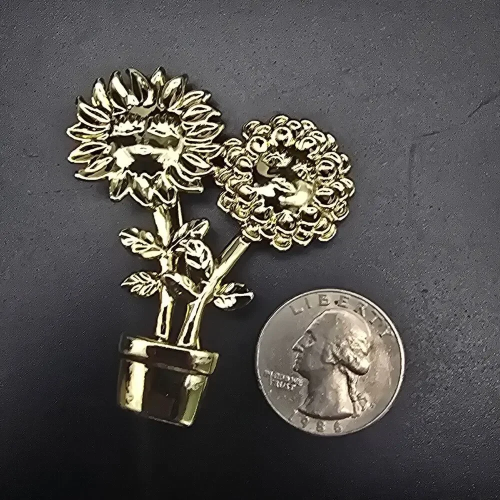 Gold Tone Smiley Face Flower Brooch Anthropomorphic Spring Gardening